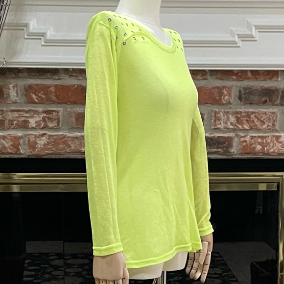 Audrey Ann neon yellow sweater with grommets / S / Excellent condition - Picture 3 of 11